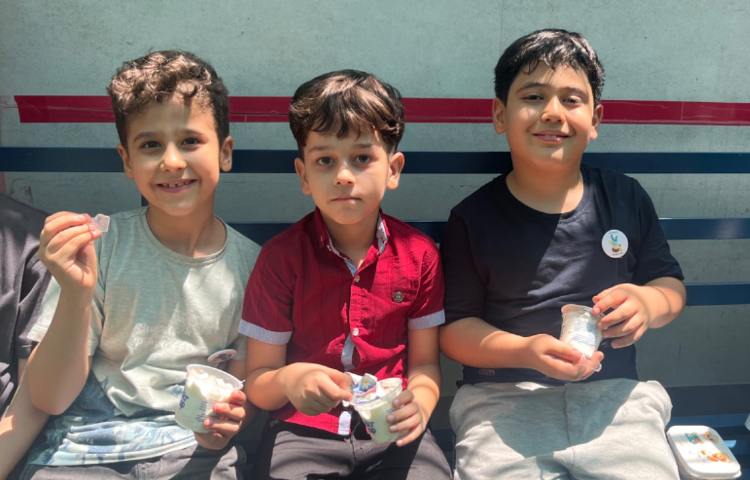 میان وعده مرداد ماه