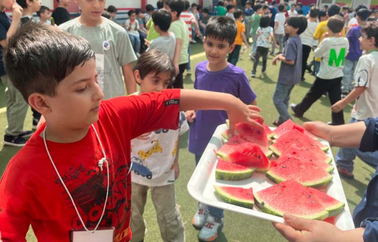 میان وعده مرداد ماه