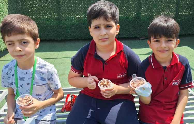 میان وعده مرداد ماه