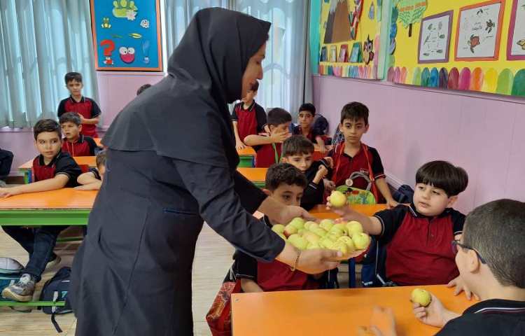 میان وعده مهر ماه