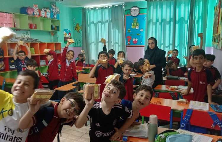 میان وعده مهر ماه