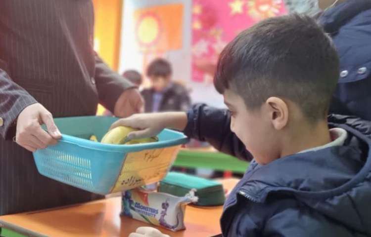 میان وعده و ناهار دبستان علوی 4