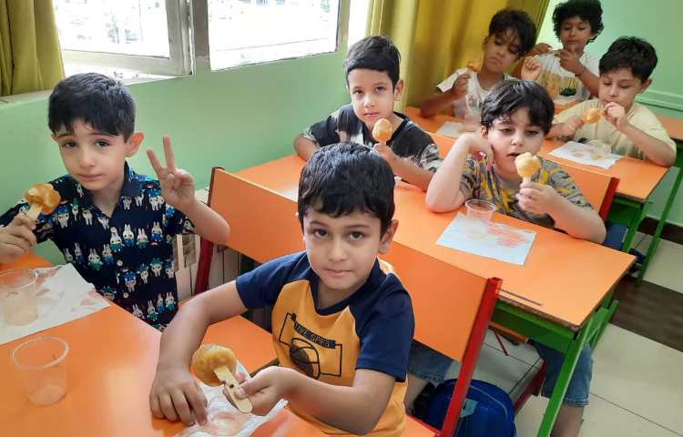 میل کردن بستنی آلاسکایی 5