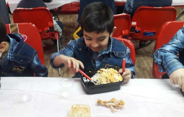 ناهار جذاب دانش آموزان دبستان علوی 4