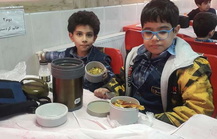 ناهار جذاب دانش آموزان دبستان علوی 7