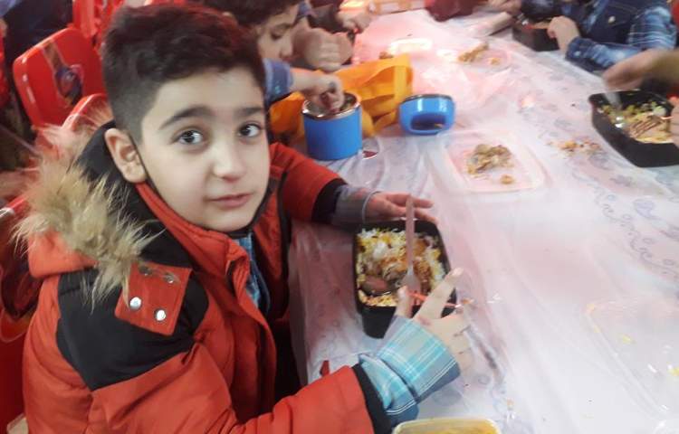 ناهار جذاب دانش آموزان دبستان علوی 8