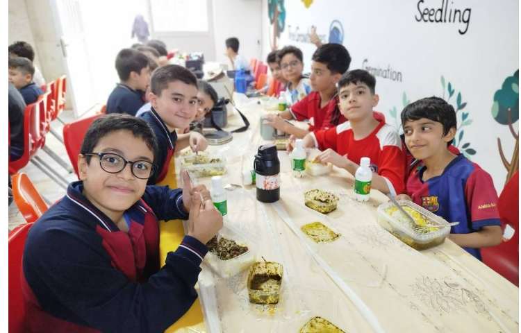 ناهار خوری 8
