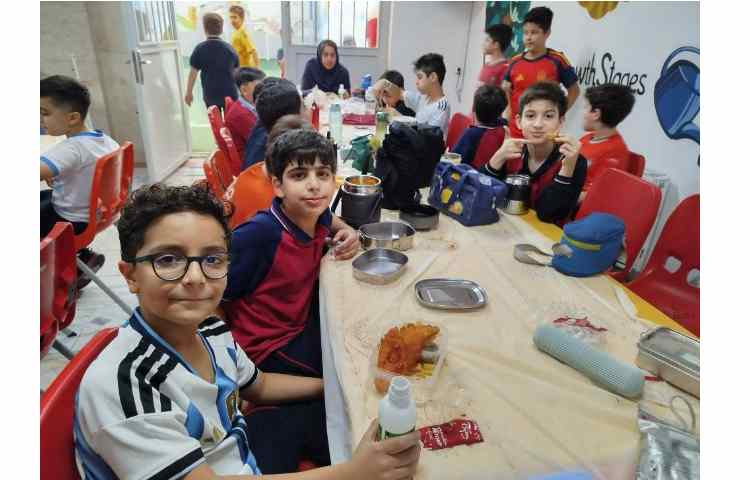 ناهار خوری 8