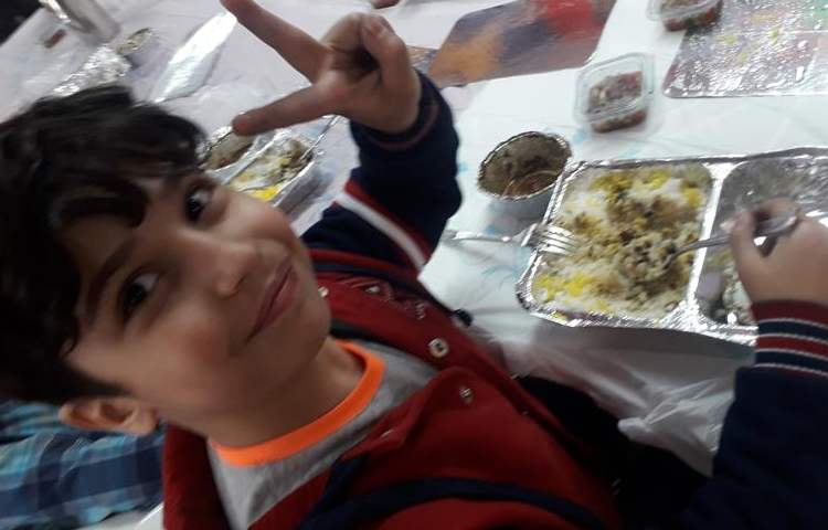 ناهار خوشمزه امروز دبستان علوی 4