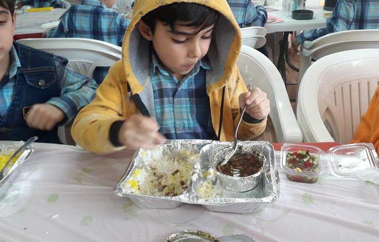 ناهار خوشمزه امروز دبستان علوی 7