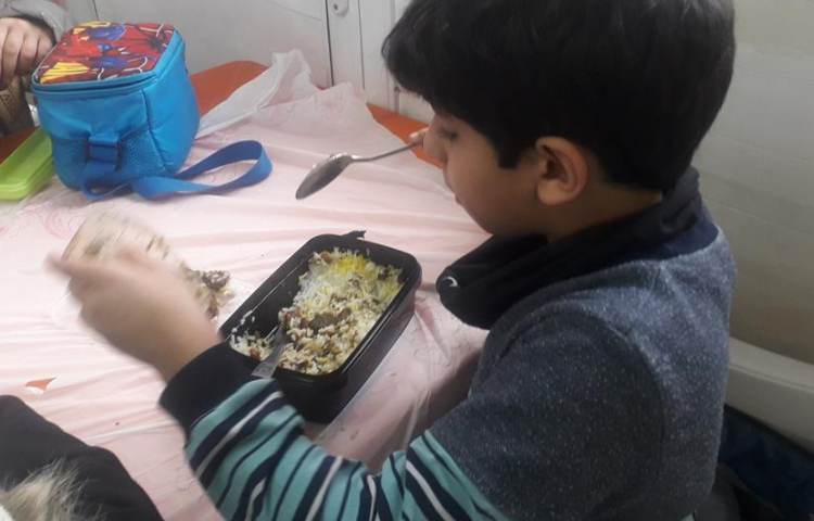 ناهار خوشمزه دبستان علوی 1