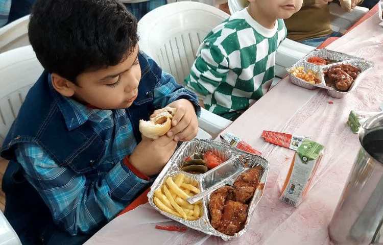 ناهار خوشمزه دبستان علوی 10