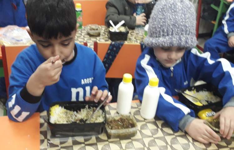 ناهار خوشمزه دبستان علوی 10