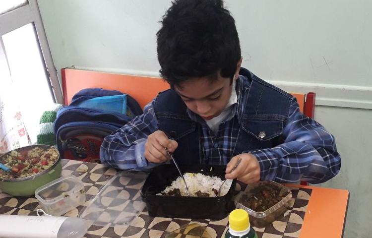 ناهار خوشمزه دبستان علوی 13