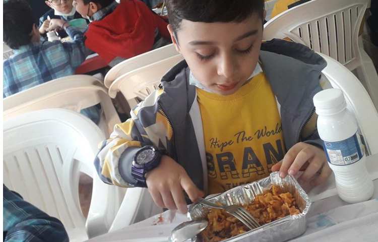 ناهار خوشمزه دبستان علوی 1401 12