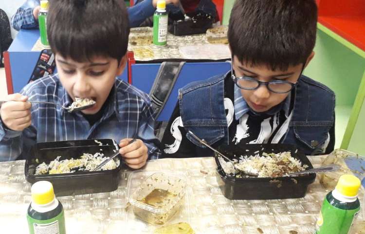 ناهار خوشمزه دبستان علوی 17