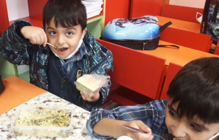 ناهار خوشمزه دبستان علوی 19