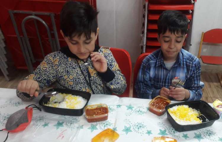 ناهار خوشمزه دبستان علوی 2