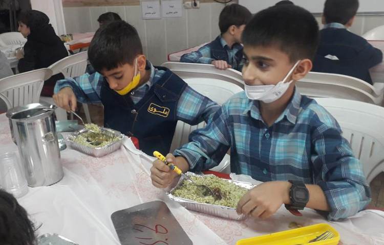 ناهار خوشمزه دبستان علوی 4