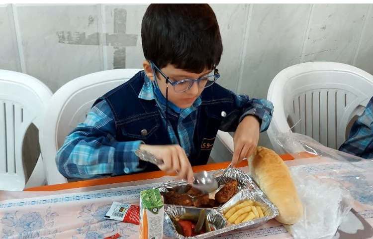 ناهار خوشمزه دبستان علوی 4