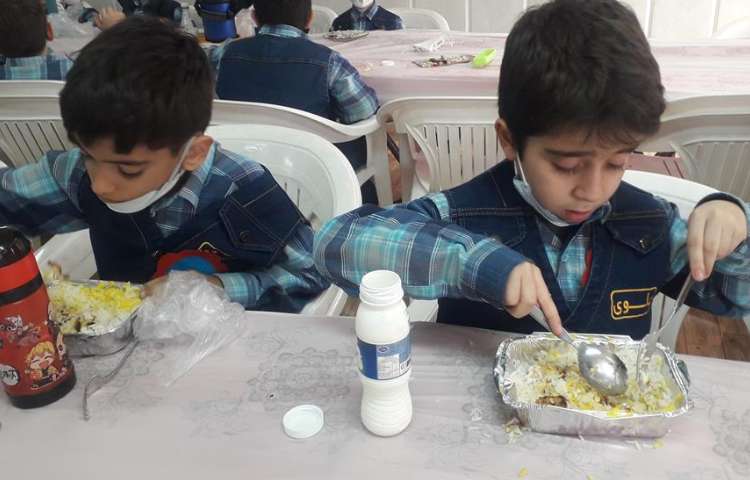 ناهار خوشمزه دبستان علوی 5