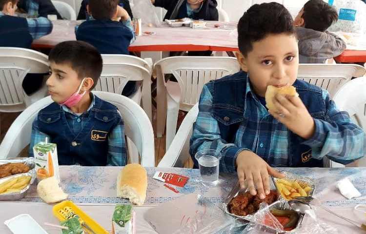 ناهار خوشمزه دبستان علوی 5