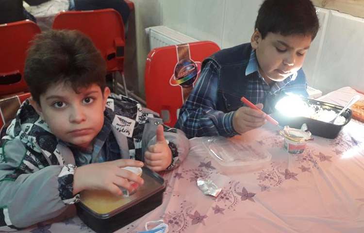 ناهار خوشمزه دبستان علوی 5