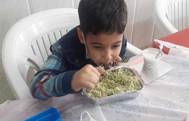 ناهار خوشمزه دبستان علوی 6