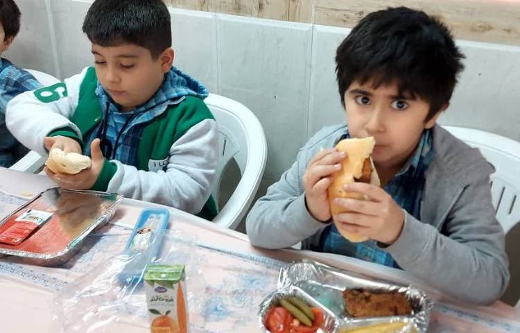 ناهار خوشمزه دبستان علوی 6