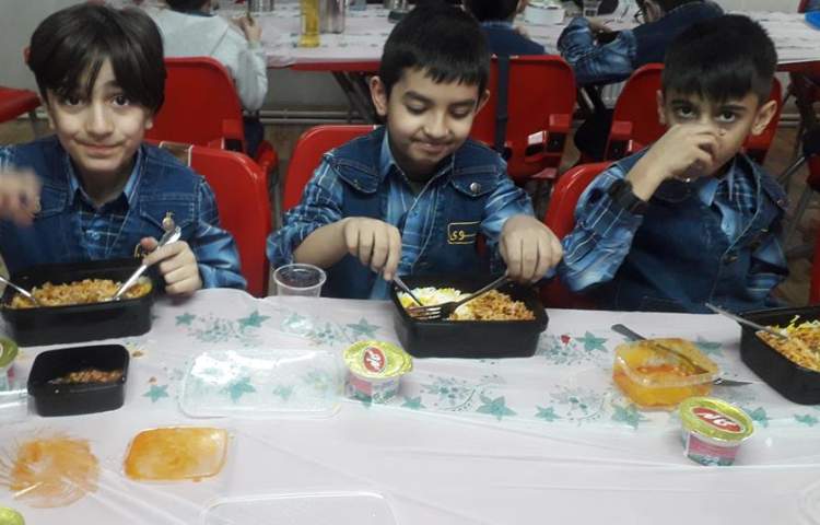 ناهار خوشمزه دبستان علوی 6