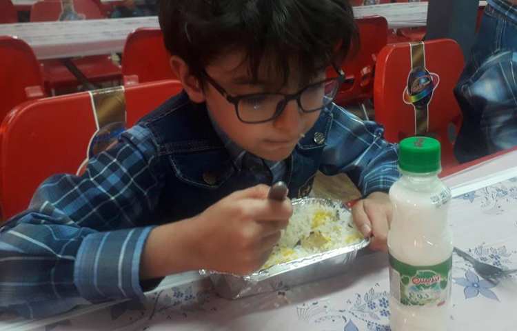 ناهار خوشمزه دبستان علوی 6