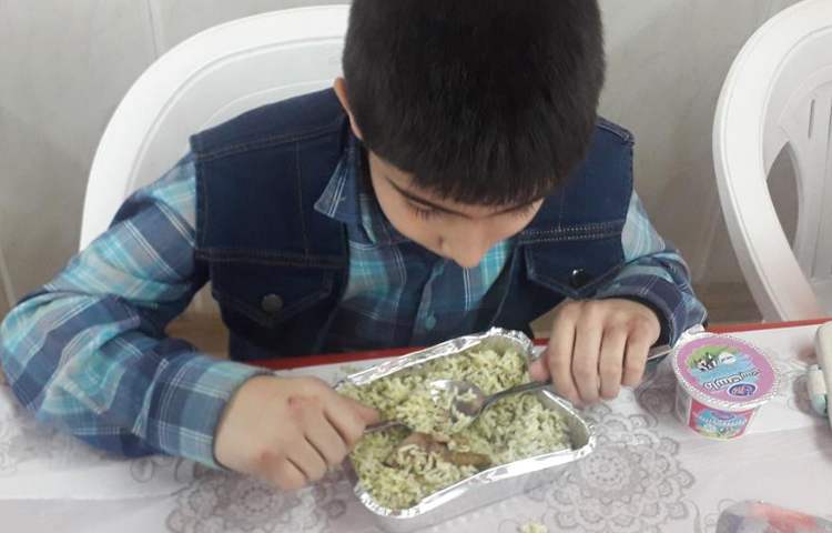 ناهار خوشمزه دبستان علوی 7