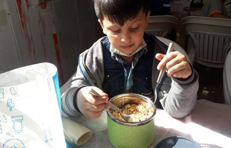 ناهار خوشمزه دبستان علوی 8