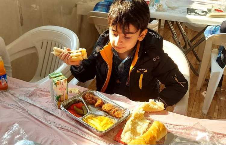 ناهار خوشمزه دبستان علوی 8