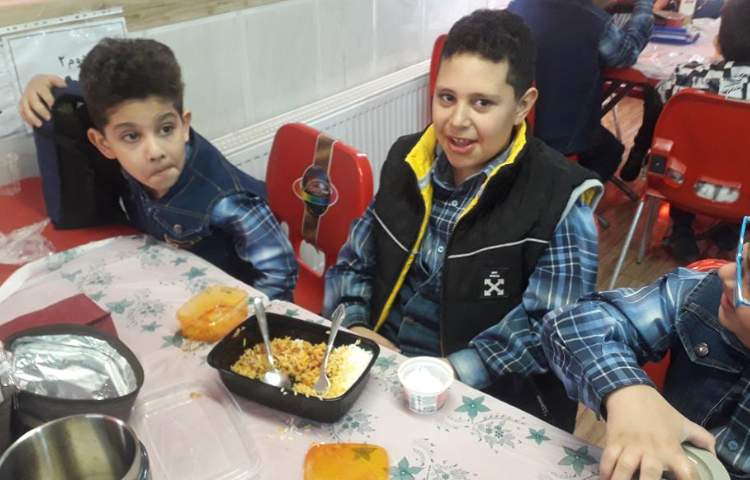 ناهار خوشمزه دبستان علوی 8