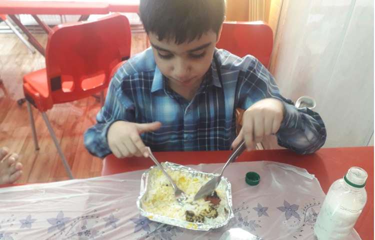 ناهار خوشمزه دبستان علوی 8