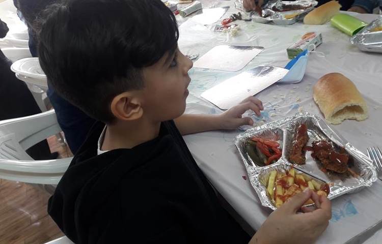 ناهار دانش آموزان دوم و سوم 2