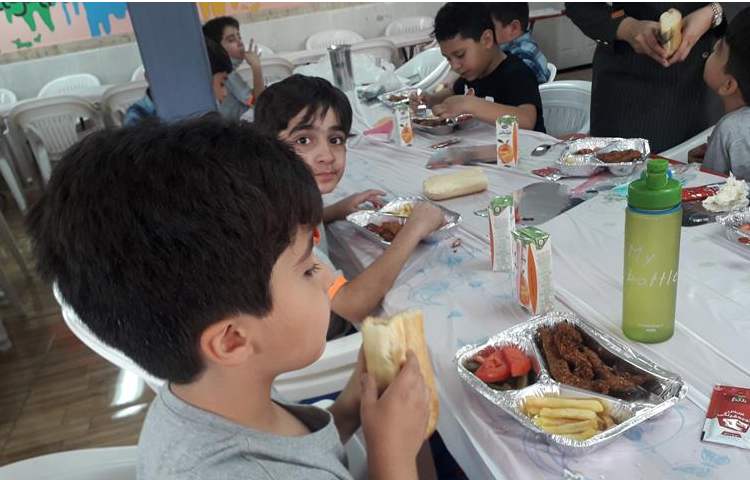 ناهار دانش آموزان دوم و سوم 4