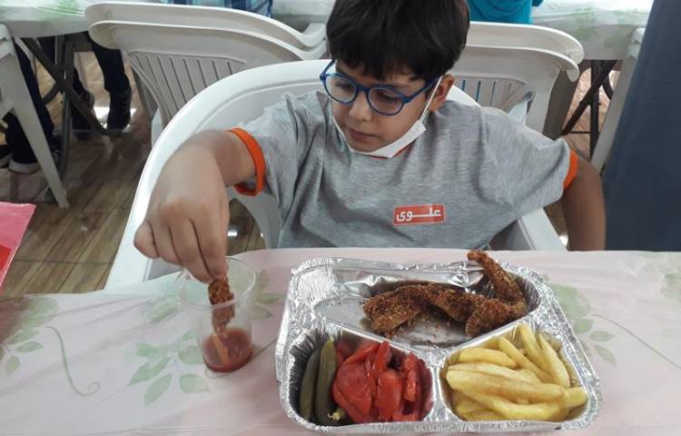 ناهار دانش آموزان دوم و سوم 6