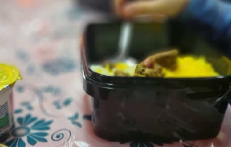 ناهار روز دوشنبه دبستان علوی 3