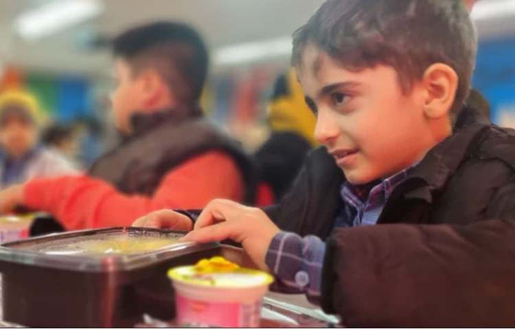 ناهار روز دوشنبه دبستان علوی 5