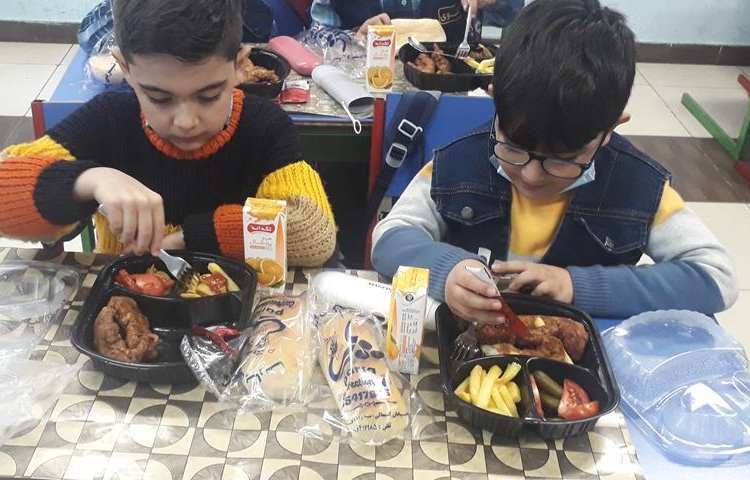 ناهار روز سه شنبه دبستان علوی 17