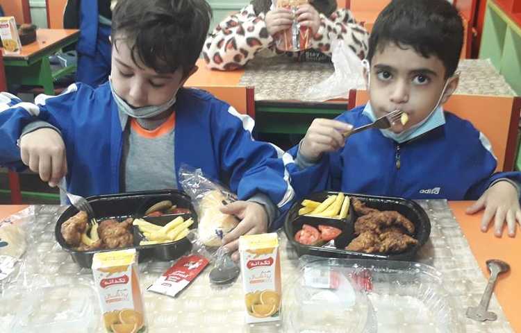 ناهار روز سه شنبه دبستان علوی 18