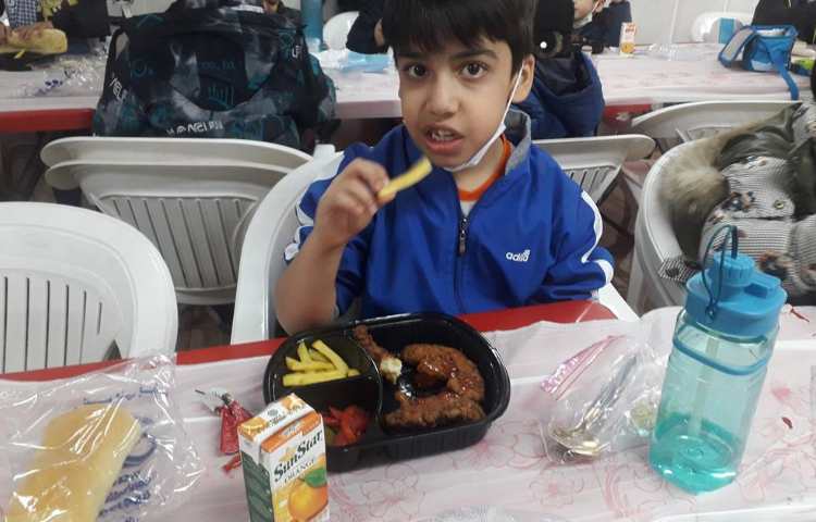 ناهار روز سه شنبه دبستان علوی 19