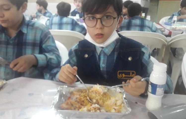 ناهار روز سه شنبه دبستان علوی 2