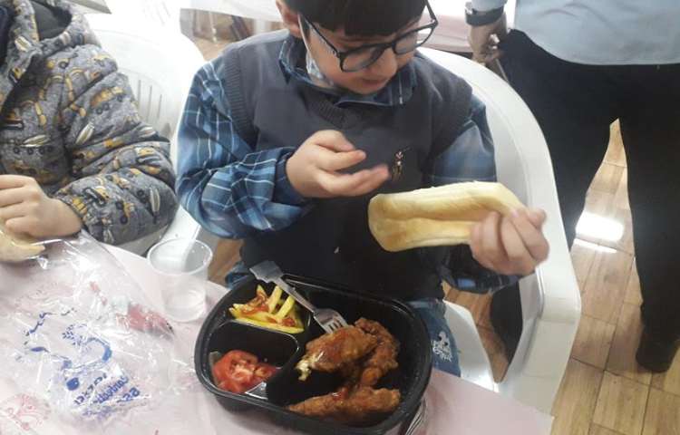 ناهار روز سه شنبه دبستان علوی 2