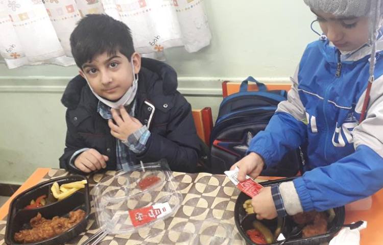 ناهار روز سه شنبه دبستان علوی 6