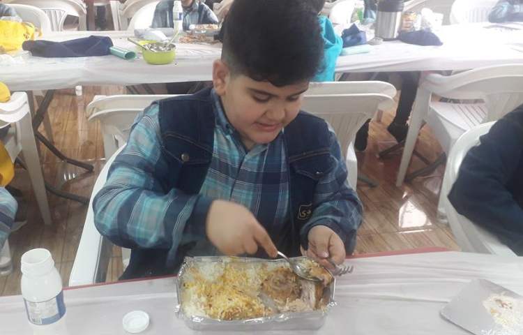 ناهار روز سه شنبه دبستان علوی 9