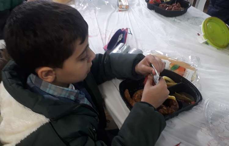 ناهار روز سه شنبه دبستان علوی 9