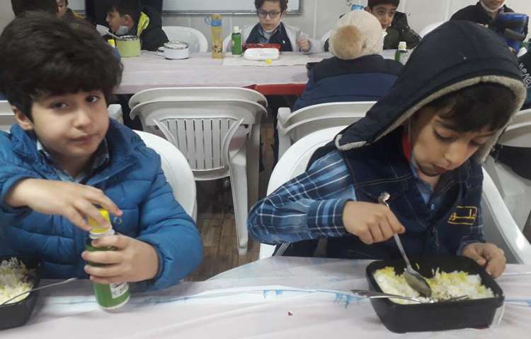 ناهار روز چهارشنبه دبستان علوی 1